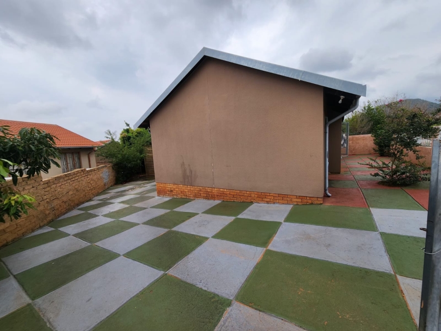 3 Bedroom Property for Sale in Tlhabane West North West
